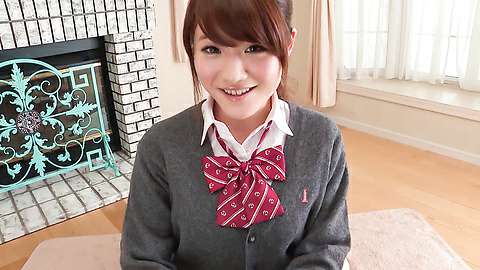 像条母狗一样趴在床上 先用粗大黑JJ蹂躏一番 再后入站至高潮