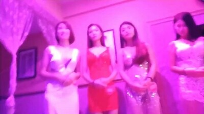 黑丝小姐姐被主人捆绑在凳子上进行强制调教