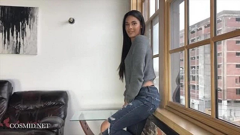 按着自家小女友的头吃鸡吧，口技还得练