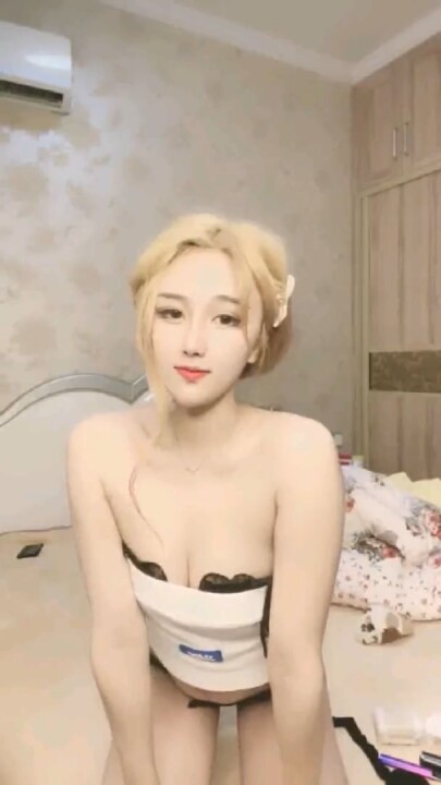 女生约我在家看电影伤心姐姐