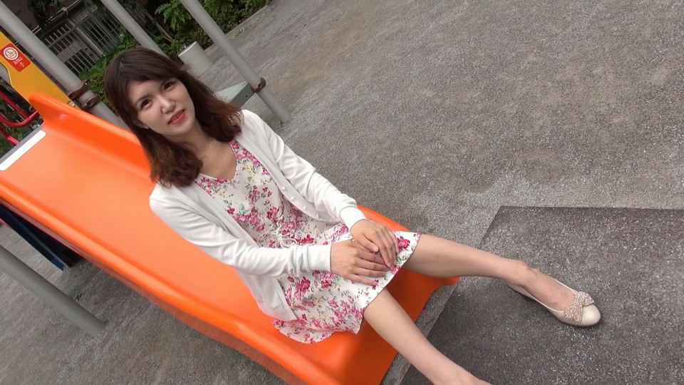 最新抖音泄密，10万粉顶级大奶模特【李妍雨yonu1201】大尺度福利，乳晕超大颤颤悠悠的肉蛋是真货