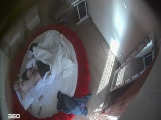 5.1K 23:20HD大学城附近民宿酒店服务员猫眼偷拍学生情侣做爱猥琐舔逼男友把妹子舔爽后各种姿势啪啪