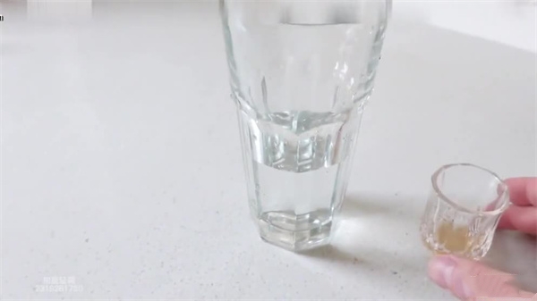 海角【奶子即正义】圣诞新作！又和老婆的极品美胸翘臀姐妹打炮，露脸甜美极品少妇！真实叫床非常动听，69气喘吁吁！内射小骚逼