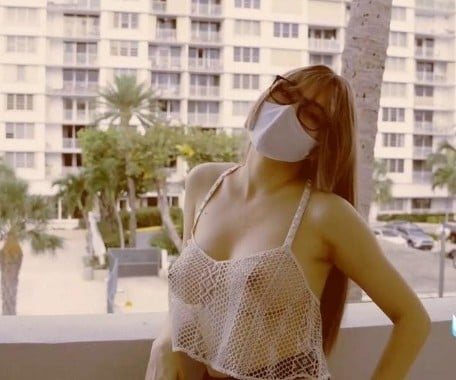 大奶人妻车震嚎叫