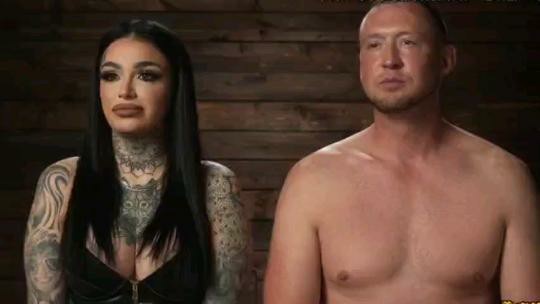 酒吧搭訕女白領，請她喝杯放了催情藥的飲料，帶回寓所啪啪內射