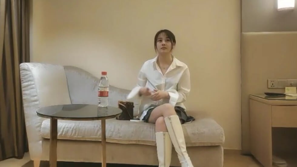 HUNTC422 未知演员主演 逆兔女郎梦幻赌场！身材火辣美少女身着诱惑服装等你来玩，赢了游戏享激情艳遇！