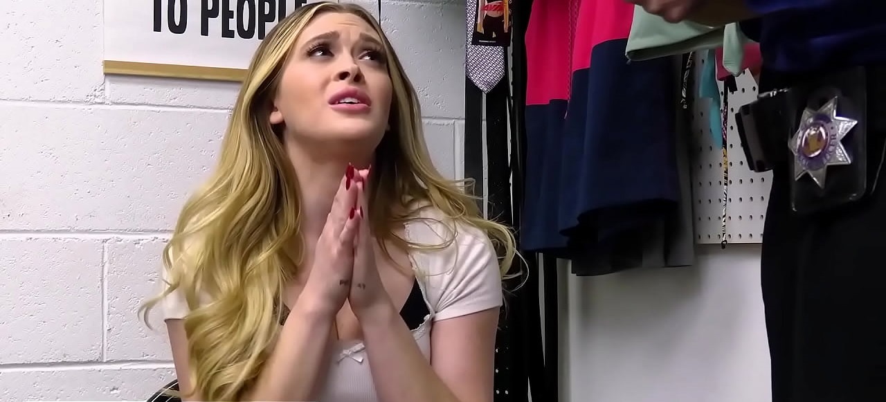 【V女同欢】末広纯、尾崎えりか、流川莉央三美女监控下集体约会戏码 XVT011高清无码