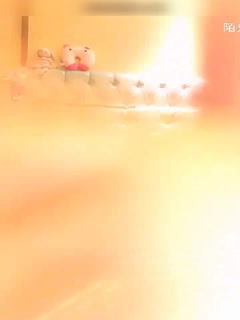 520 29:54HD上帝视角偷拍 大红的圆床情趣房 大哥态度积极 少妇也配合 但大哥好像硬不起来 全手口动 无鸡动 (5)