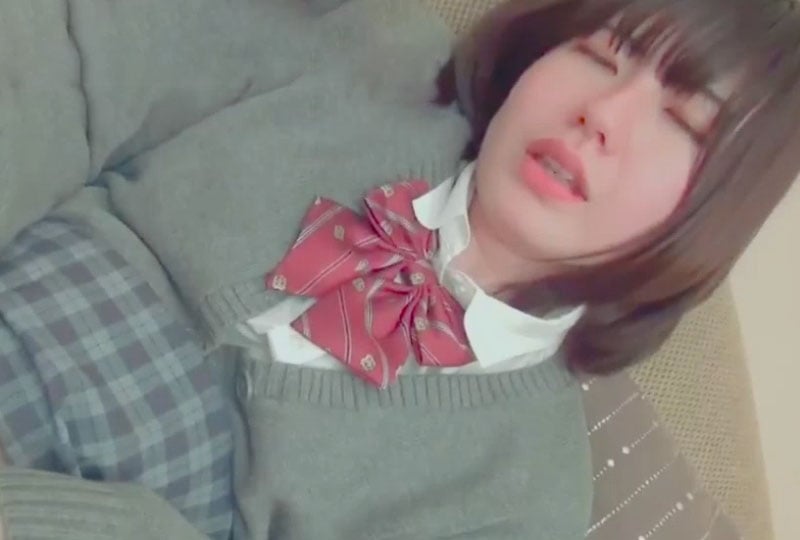 【反差母狗】极品高颜值学生妹和金主爸爸大尺度酒店3P