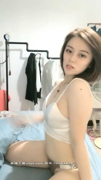 【MP4】NGOD297經典新片推薦 电影院被陌生男人摸遍全身，妻子兴奋到高潮。 宍户里帆