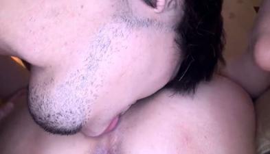 年輕情侶汽車旅館自拍,现场精彩香艳