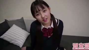 高铁抓拍美女玩性爱之瓶 每个标签通通涂满 妹子这么猛你男朋友怕是吃不消哦