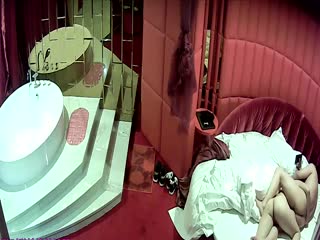 眼镜妹长得越清纯反差越狠！馒头逼36C巨乳无套内射这骚货